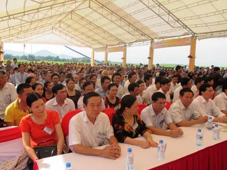 Ấn tuợng Lễ vu lan và đúc đại hồng chung tại chùa Phúc Thành - 6 Hàng nghìn phật tử, đại biểu về tham dự buổi đại lễ tri ân, lễ Vu lan báo hiếu.