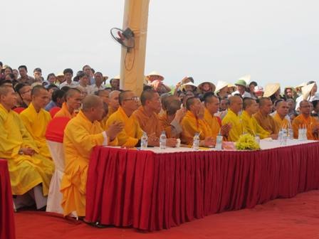 Ấn tuợng Lễ vu lan và đúc đại hồng chung tại chùa Phúc Thành - 7 Các đại diện hội phật giáo, trong và ngoài tỉnh về tham dự buổi lễ.