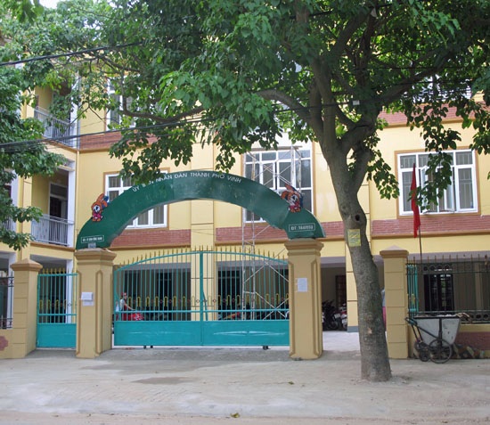 Trường mầm non bị tố lạm thu tiền xã hội hóa giáo dục - 1 Trường mầm non Lê Mao bị phụ huynh học sinh tố áp đặt mức thu xã hội hóa giáo dục với mức thu cao.