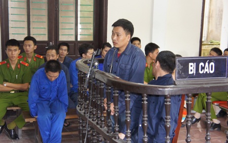 Các bị cáo tại phiên tòa.