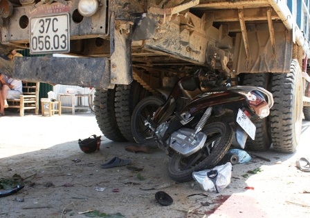 Hiện trường vụ tai nạn khiến hai cha con anh Đương thương vong