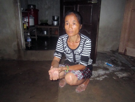 Bà Phạm Thị Nghĩa vẫn chưa hết bàng hoàng sau khi sự việc xảy ra.