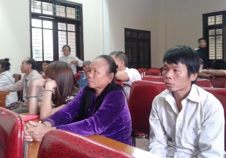 Xét xử vụ buôn người sang Trung Quốc lớn nhất Nghệ An - 3 Nữ quái Lương Thị Nhung cầm đầu đường dây buôn bán phụ nữ, trẻ em sang Trung Quốc lĩnh 21 năm tù