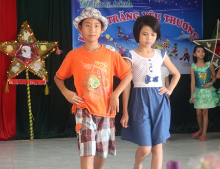 Đặc biệt các em có màn trình diễn thời trang vô cùng ấn tượng.