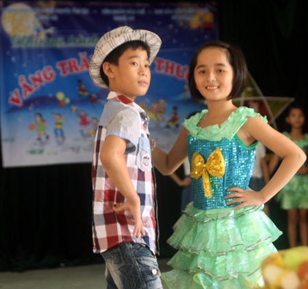 Đặc biệt các em có màn trình diễn thời trang vô cùng ấn tượng.