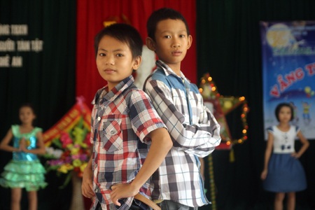 Đặc biệt các em có màn trình diễn thời trang vô cùng ấn tượng.
