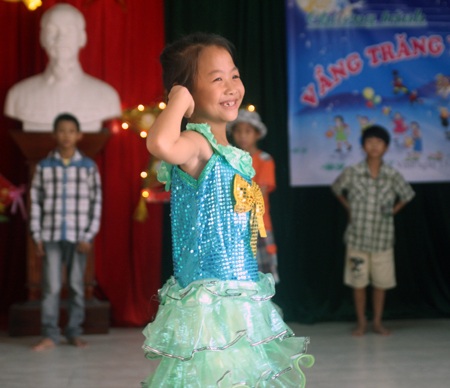 Đặc biệt các em có màn trình diễn thời trang vô cùng ấn tượng.