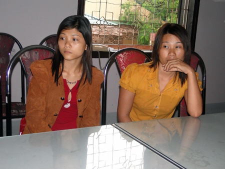 Bắt giữ 3 đối tượng buôn bán người - 2 Hai nạn nhân suýt bị các đối tượng lừa bán qua biên giới được giải cứu thành công.