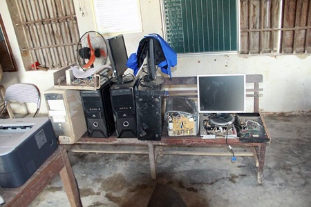 Bạn đọc báo Dân trí tại Hàn Quốc quyên góp ủng hộ bà con “rốn lũ” Hoàng Mai - 4 Các thiết bị máy móc hư hỏng hoàn toàn...