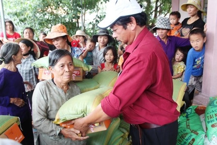 Những chuyến hàng cứu trợ ấm tình nghĩa