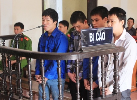 4 bị cáo Hải, Quyết, Công, Hiếu bị tuyên phạt tổng cộng 56 năm tù vì tội Hiếp dâm trẻ em 