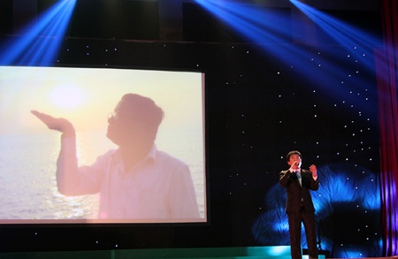 Giữa Mạc Tư khoa nghe câu hò