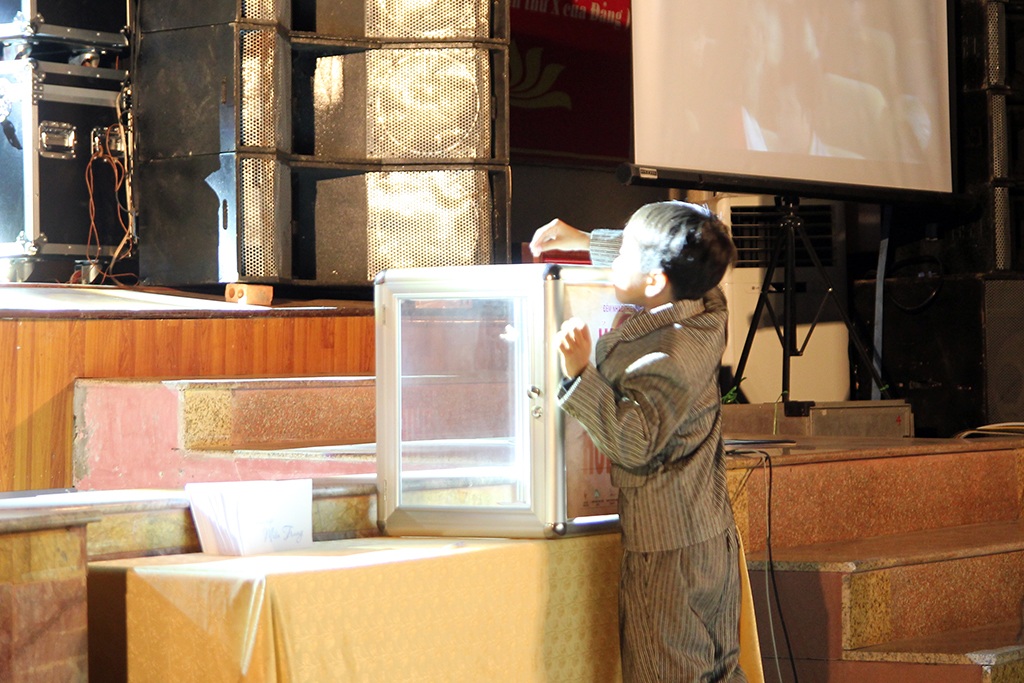 Giữa Mạc Tư khoa nghe câu hò