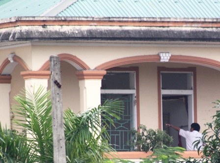 Phòng làm việc của Bí thư Đảng ủy xã Nghi Long nghi bị đặt mìn trong đêm