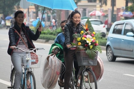 Ngày 20/11 là dịp các thế hệ học trò tri ân các thầy, cô giáo. (Ảnh: Doãn Hòa)