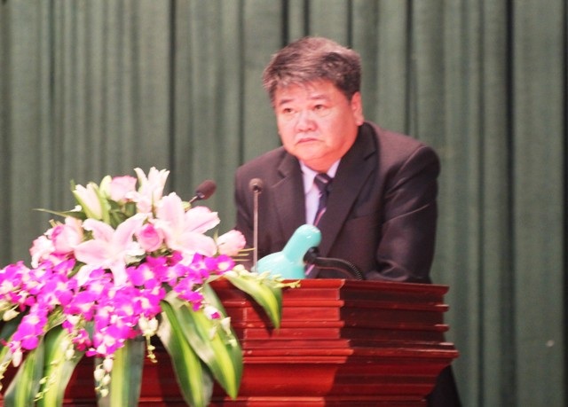 Cận cảnh tấm lọc nước lắng cặn, bẩn được lọc từ nước máy (Ảnh: Thanh Bảo)