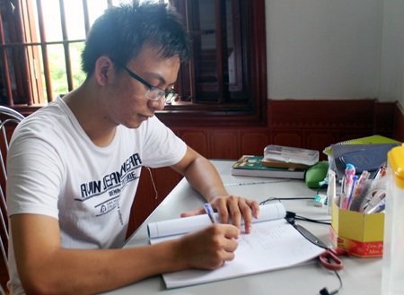 Trung bảo: Ngành sư phạm không hợp với mình nên quyết thi vào ngành kỹ sư (Ảnh: Doãn Hòa)