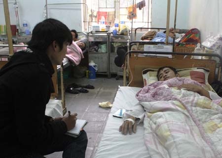 Kiểm lâm viên Hồng kể lại sự việc bị nhóm đối tượng hành hung. 