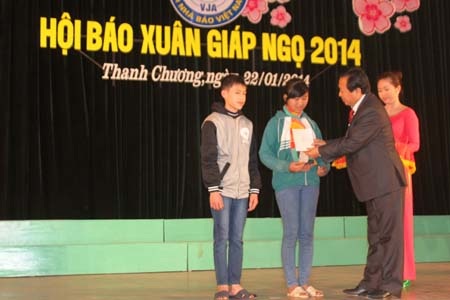 Báo Khuyến học & Dân trí có mặt tại Hội báo Xuân Giáp Ngọ 2014 tỉnh Nghệ An