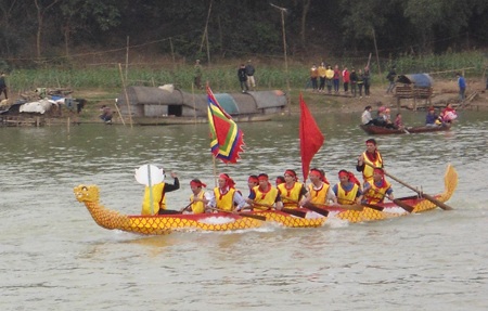 Hội đua thuyền sôi nổi, hấp dẫn 