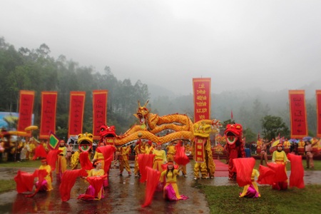 Lễ khai mạc lễ hội Đền Vua Mai năm 2014 được tổ chức long trọng, thành kính và trang nghiêm