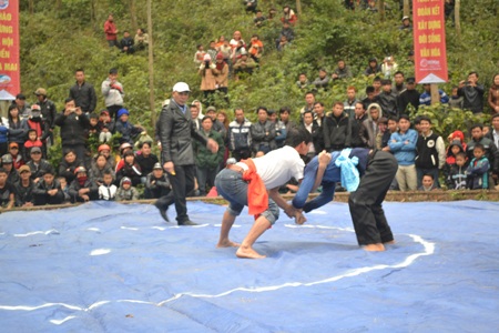 Thi đấu vật mang tinh thần thượng võ 