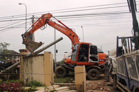 Cơ quan chức năng sửa lại hệ thống điện, cáp viễn thông