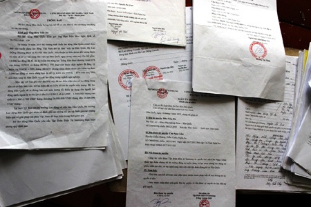Giấy tờ, hồ sơ giả mạo các đội tượng lừa đảo XKLĐ dùng để đánh lừa người dân