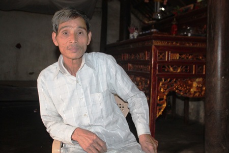 Ra ngõ gặp...mồ mả