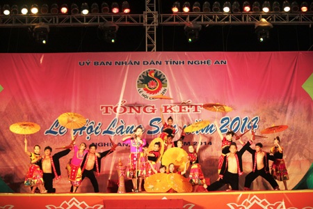 Các tiết mục nghệ thuật được dàn dựng công phu, đẹp mắt để lại nhiều ấn tượng cho khán giả