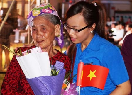 Thế hệ trẻ Nghệ An tri ân thân nhân các liệt sỹ đã hy sinh bảo vệ biển đảo thiêng liêng của Tổ quốc