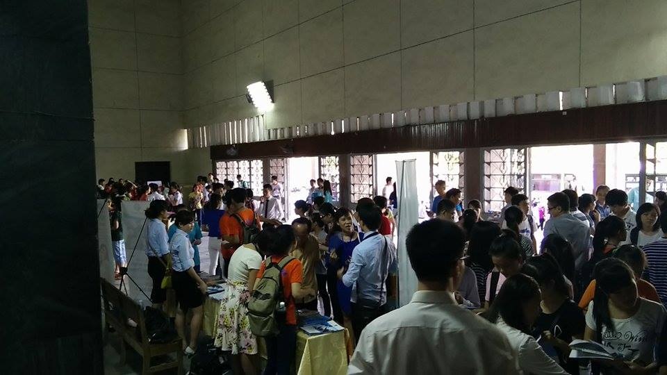 Nghệ An: Hơn 1000 bạn trẻ thổi bùng khát khao du học - 16 Hội thảo truyền lửa thực sự thành công hơn mong đợi khi số lượng các em học sinh tham dự khá đông.