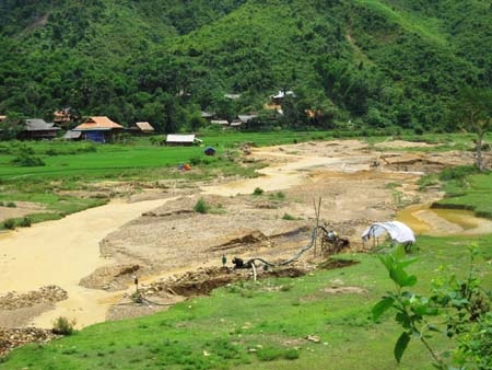 Tình trạng khai thác vàng trái phép tại Cắm Muộn ảnh hưởng đến nguồn nước