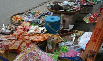 Giật mình với kẹo thuốc lá “đầu độc” học sinh ngay cổng trường - 3