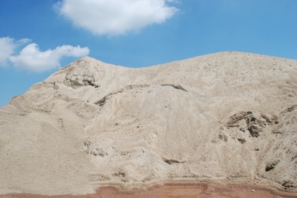 Những núi cát đe dọa hành lang đê sông Hồng - 1