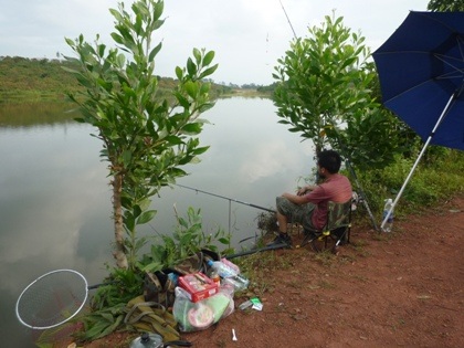 Theo chân các “cần thủ” lên núi săn cá hồ Bầu Lầy - 8