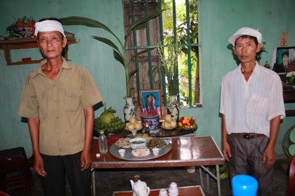 Tang tóc phủ trắng xã nghèo đất Cảng - 2