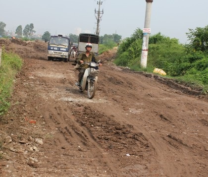 Khúc mắc trong việc xây dựng con đường phế thải giữa Thủ đô - 1