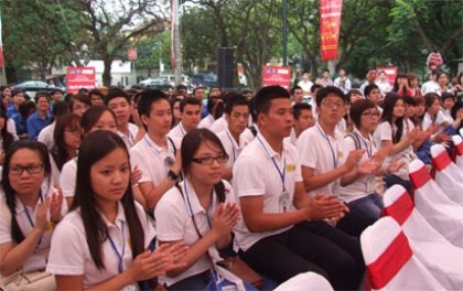 Khai mạc trại hè 2011: Thanh niên kiều bào về tiếp bước Lý Tự Trọng - 2 Khai mạc trại hè 2011: Thanh niên kiều bào về tiếp bước Lý Tự Trọng - 2