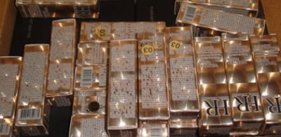 Bắt hàng nghìn hộp son môi, phấn mắt nhái nhãn hiệu Pháp - 1