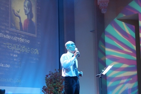 Đêm nhạc Trịnh gây quỹ ủng hộ người già và trẻ em khuyết tật - 1