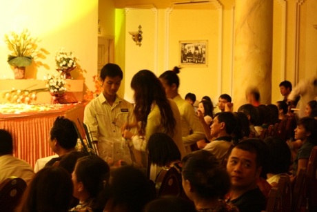 Đêm nhạc Trịnh gây quỹ ủng hộ người già và trẻ em khuyết tật - 3