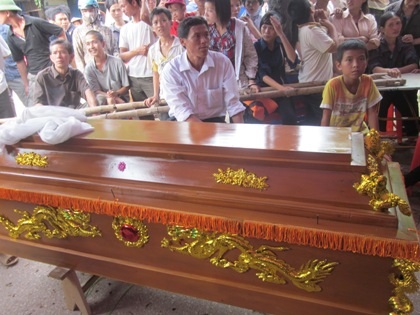 Rợn người vụ thảm sát 3 người gia đình chủ tiệm vàng - 3