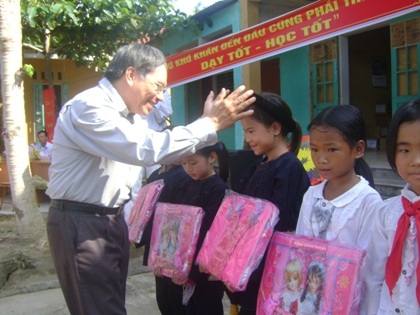 Tiếp sức năm học mới cùng trẻ em vùng cao Bắc Giang - 1