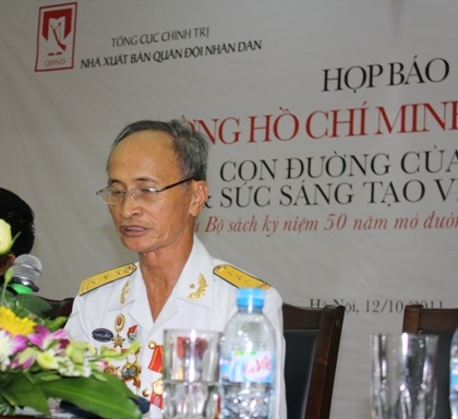 Ra mắt bộ sách về đường Hồ Chí Minh trên biển huyền thoại - 1 Ra mắt bộ sách về đường Hồ Chí Minh trên biển huyền thoại - 1