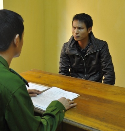 Vờ yêu để bán bạn gái vào “động quỷ” bên kia biên giới - 1