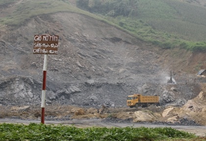 Mỗi ngày nghe tiếng nổ mìn lại thất kinh! - 4