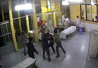 Truy tố nhóm đối tượng hỗn chiến kinh hoàng trong bệnh viện - 1