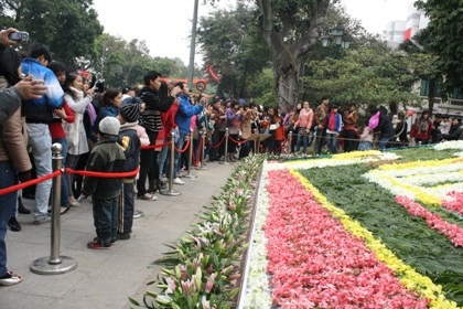 Dân Thủ đô “ngại” rét, người ngoại tỉnh ùn ùn kéo về quê - 12