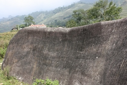 Lời kêu cứu từ bãi đá cổ Sa Pa - 11